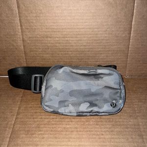 Lululemon belt bag camp (rare)